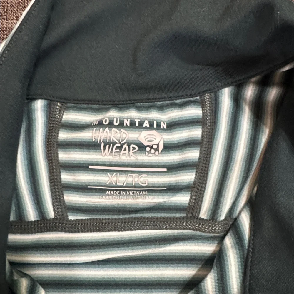 Mountain Hardwear Butterlicious Stripe ½ Zip Pullover – Women’s XL